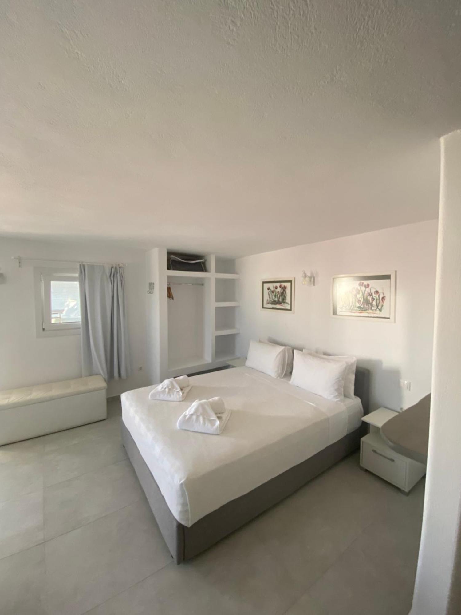 Mykonos 1001 *